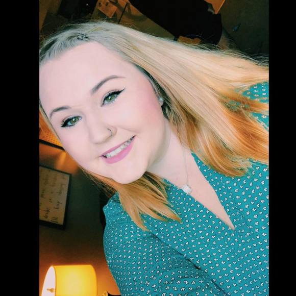 Meet your Posher, Kayleigh - Picture 1 of 1